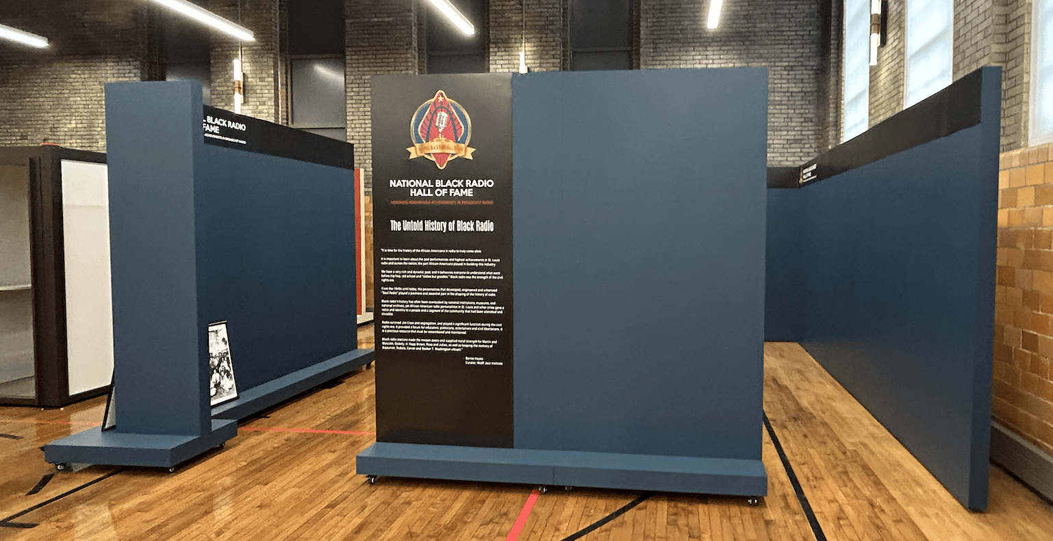 movable rolling walls on casters and modular walls
